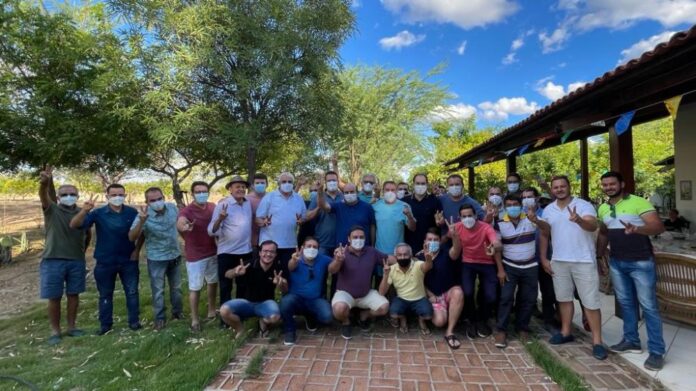 Efraim Filho reúne prefeitos e lideranças políticas do vale do Sabugi