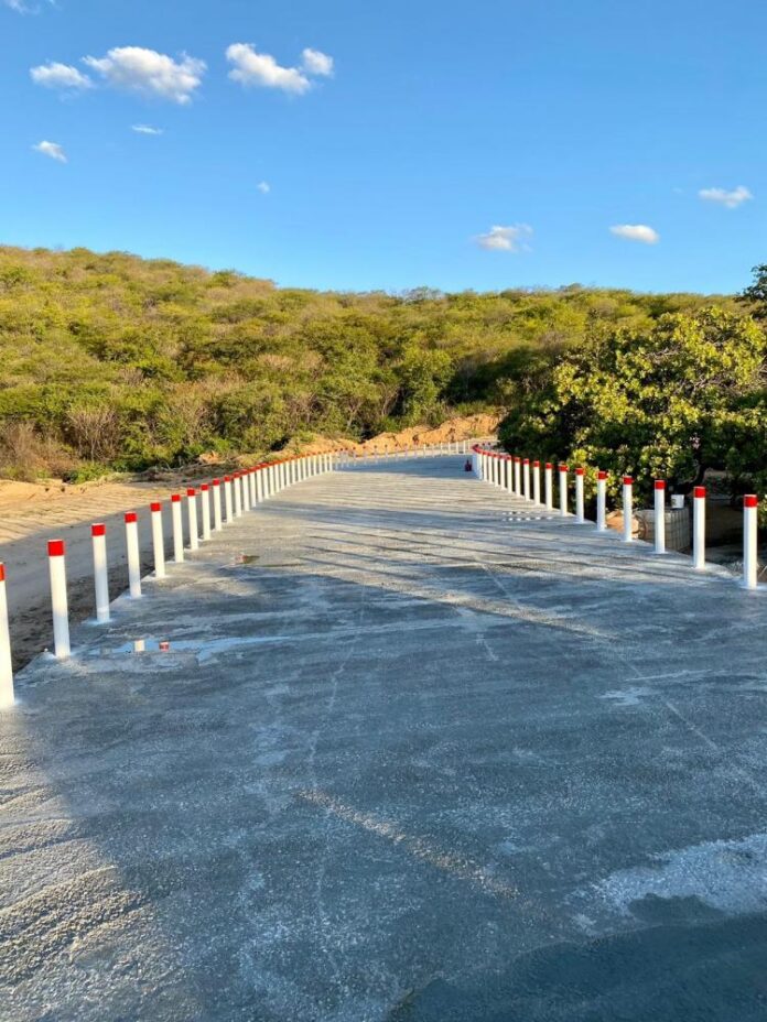 Passagem Molhada da comunidade Brejinho recebe concretagem final