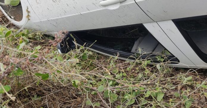 Motorista perde o controle do carro e capota na RN 086, próximo a Rajada, no município de Carnaúba dos Dantas.