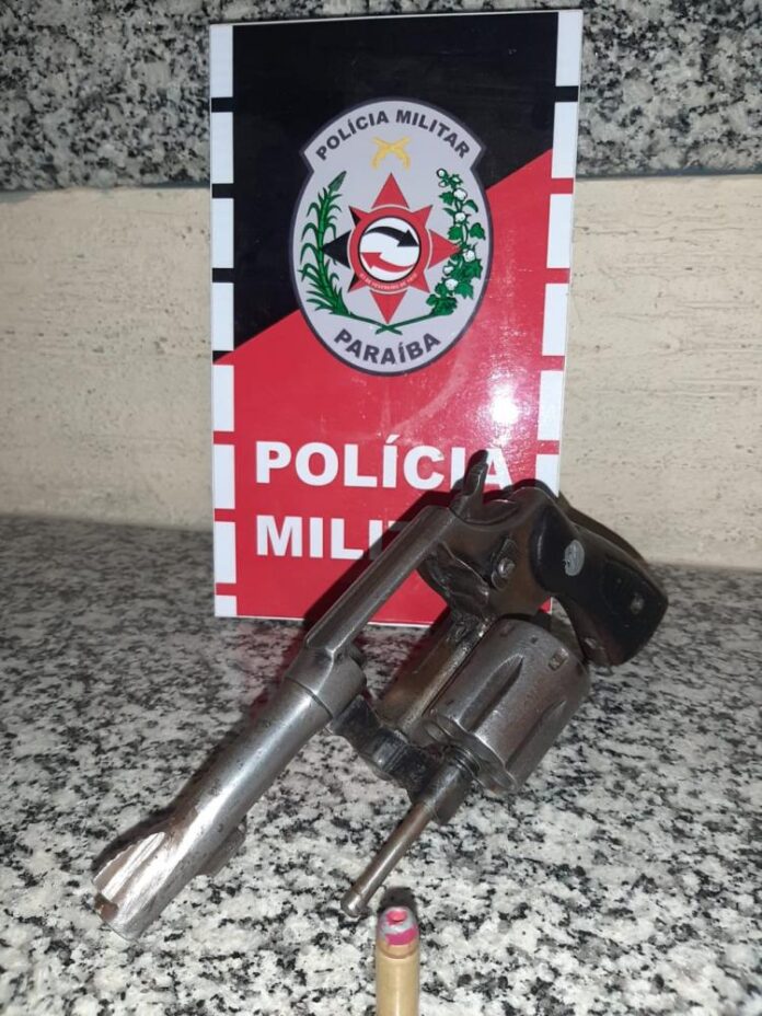 Polícia Militar de Santa Luzia apreende arma de fogo