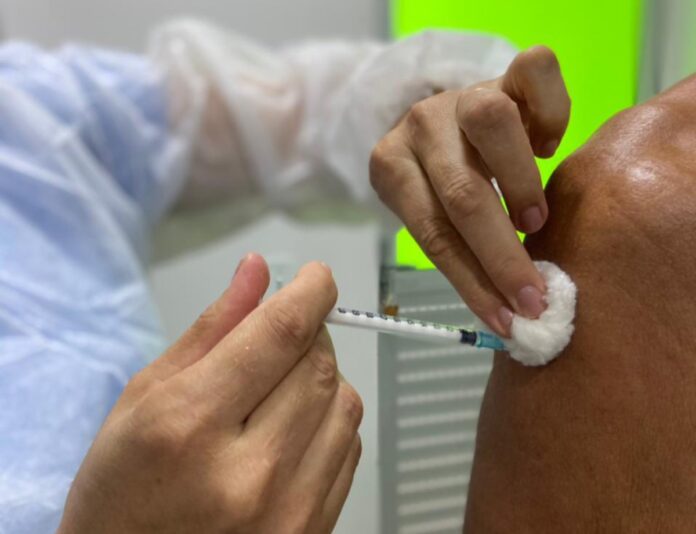 Prefeitura de Santa Luzia avança e vacina pessoas com comorbidades e com deficiência 57+, trabalhadores de saúde e outros grupos