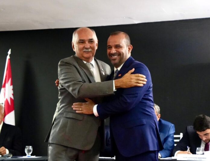 Henry Lira é empossado prefeito e projeta Santa Luzia