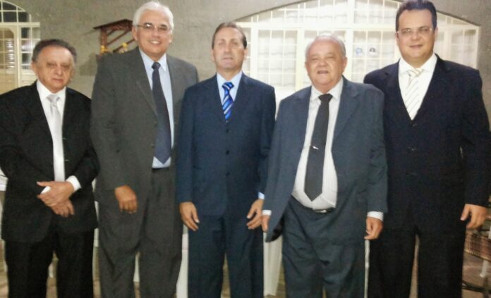 POLITICA: Ex-prefeitos afirmam que grupo situcionista continuará unido em Várzea para 2016