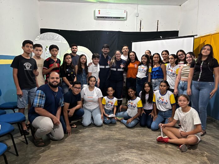 Oficina com crianças e adolescente do SCFV