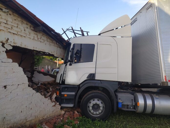 Polícia Rodoviária Federal registra um grave acidente no perímetro urbano de Malta-PB