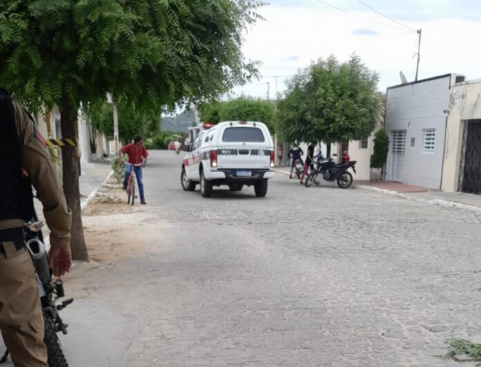 Homem é encontrado morto dentro de casa no Bairro São José, em Santa Luzia - PB
