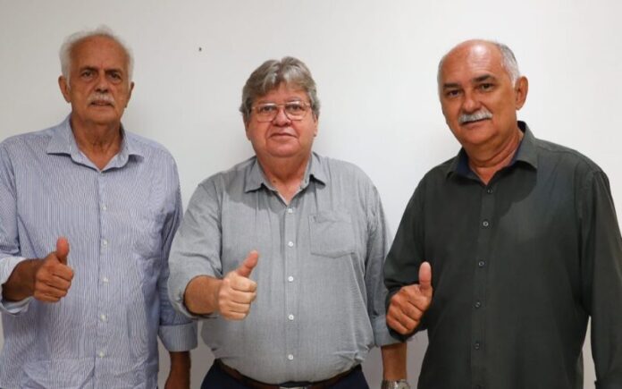 Prefeito e Vice de Santa Luzia declaram apoio a João Azevedo
