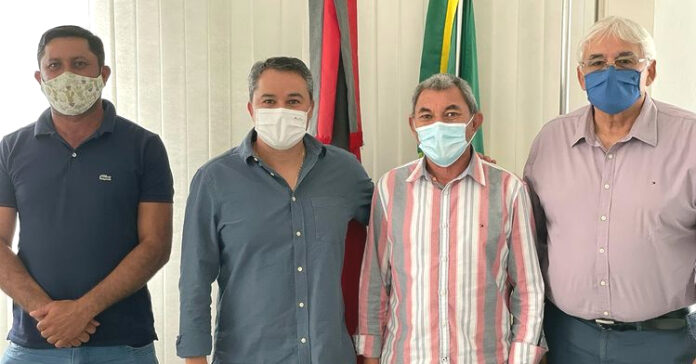 Prefeito de Remígio garante apoio a pré candidatura de Efraim Filho ao Senado