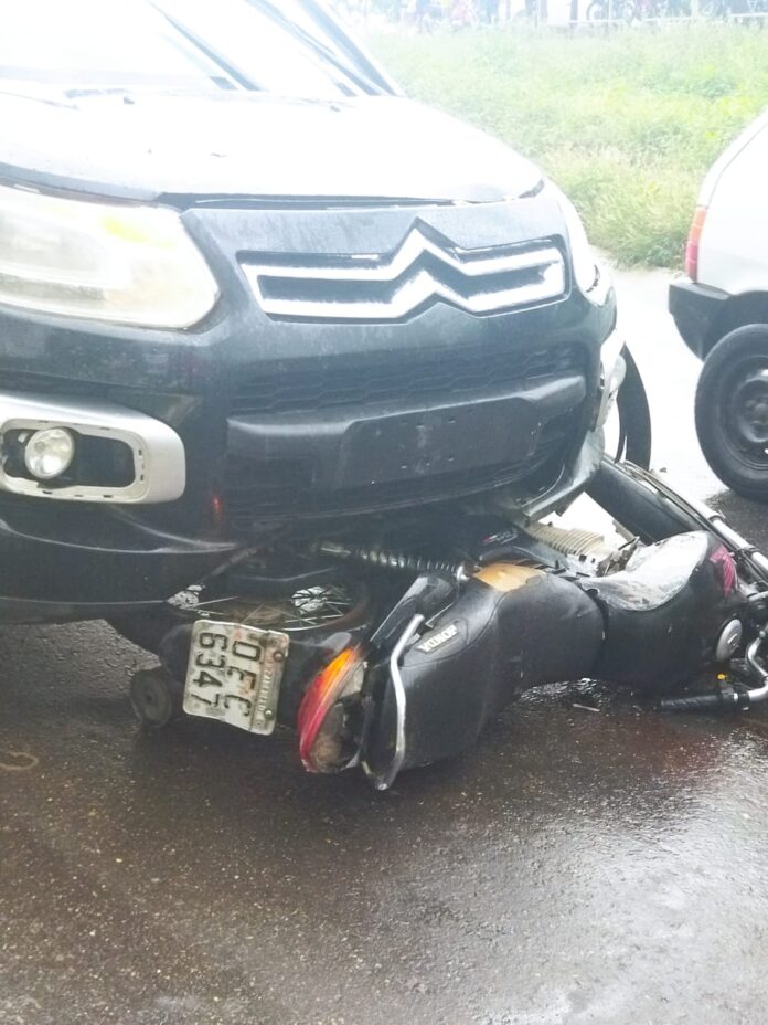 EM PARELHAS: Motociclista morre ao cair e colidir contra um carro na estrada do Boqueirão