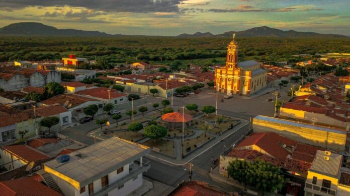 Em decreto, São Mamede proíbe práticas esportivas ao ar livre e funcionamento de casas de jogos de azar e academiasJá os estabelecimentos como bares, restaurantes, lanchonetes só podem funcionar no formato delivery ou pague e leve até as 21h