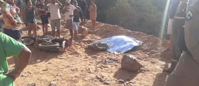 Casal de moto morre atingido por pedra após explosão em pedreira no Agreste paraibano