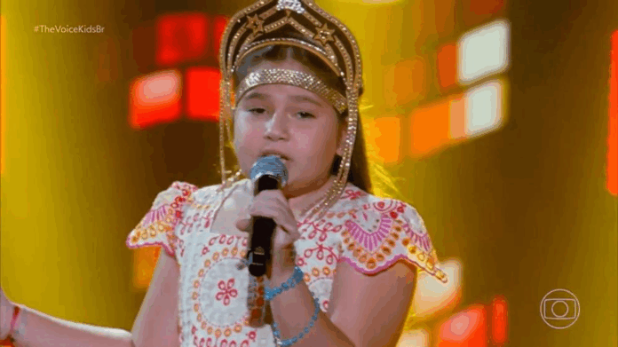 Paraibana, Sofia Simplício, de São José do Sabugi, se apresentará na fase de batalhas do The Voice Kids no próximo domingo (21)