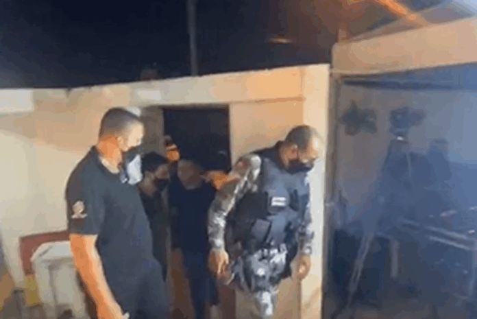 Live do cantor paraibano Raniery Gomes é interrompida após denúncias de aglomeração e perturbação na Grande João Pessoa