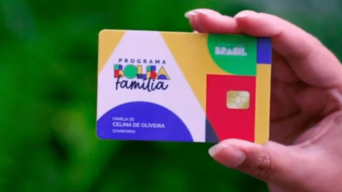 Bolsa Família: Governo bloqueia e exige recadastro de 1,2 milhão de 