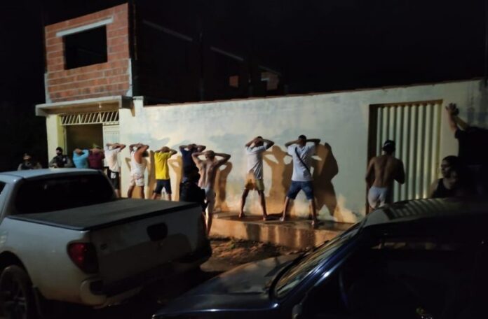 Polícia Militar acaba com festa clandestina em Princesa Isabel, no Sertão da Paraíba, e conduz participantes para a delegacia – VEJA VÍDEO