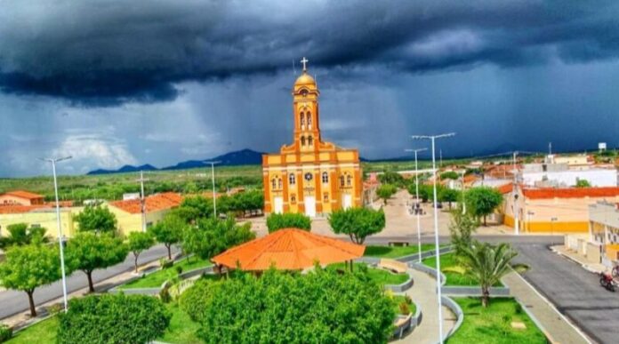Bandidos se passam por entregadores para assaltar residência e roubar carro em São Mamede