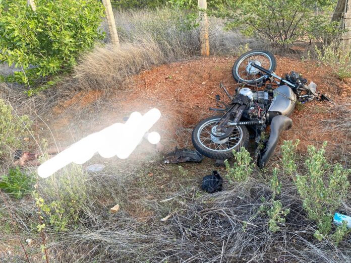 Em Assunção - PB: Jovem é encontrado caído e desacordado ao lado de sua moto