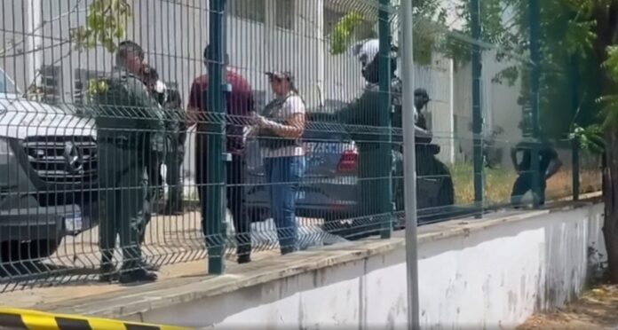 Policiais investigam ataque à tiros na Escola Estadual Luiz Felipe, em Sobral, no Ceará. Foto: reprodução