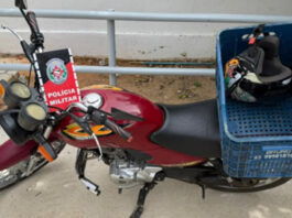 Polícia Militar recupera motocicleta com registro de roubo/furto durante abordagem em Teixeira