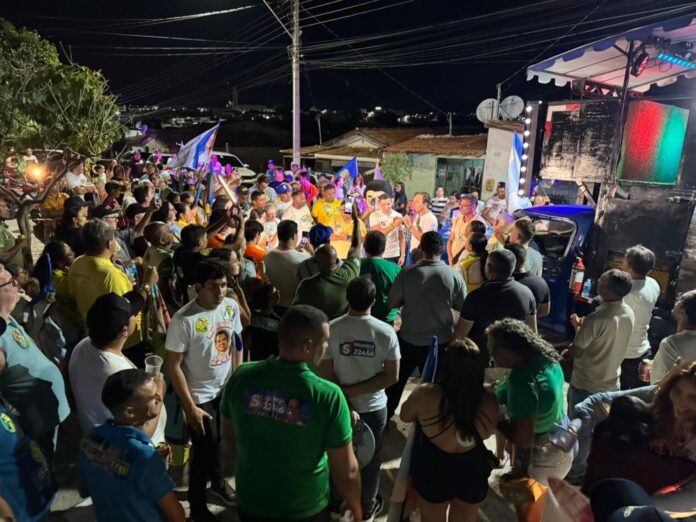 Segundo Domiciano durante caminhada no bairro Nossa Senhora de Fátima em Santa Luzia