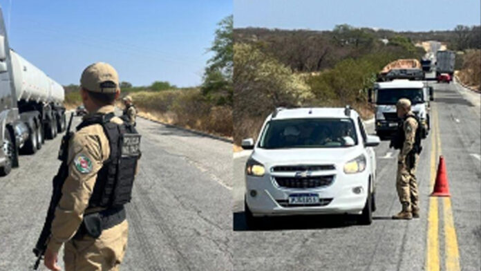 Policiais militares durante ações da Operação Paraíba Mais Segura na área do 3º BPM